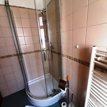 Szt Kristof فندق مبيت وإفطار *